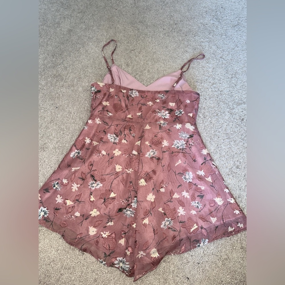 Ashlie Ruffle Romper
superdown - Picture 12 of 12